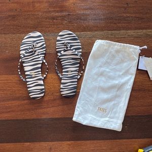 Zebra Tkees. Never worn.